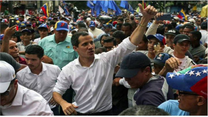 Guaidó en la concentración en Caracas
