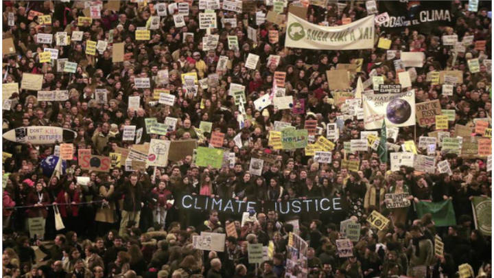 Miles de personas reunidas contra el efecto de la actividad humana en el ambiente