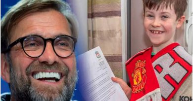 Klopp y el niño Curley, cuya ocurrencia removió los sentimientos de lealtad por un equipo